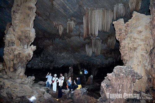 Ấn tượng hang Khao Quang