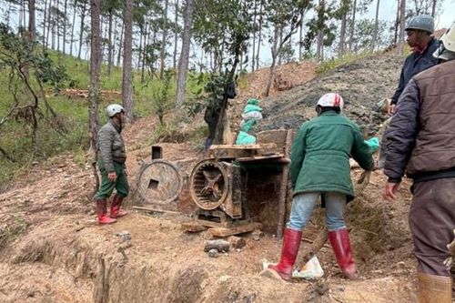 Truy quét 'thiếc tặc' ở vùng núi cao Lâm Đồng
