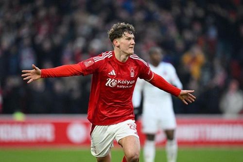Nottingham trên đà tiến tới ngôi vô địch Ngoại hạng Anh