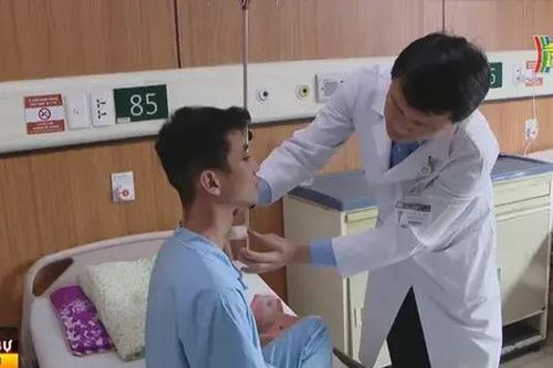 Phẫu thuật nội soi thành công ca gãy cột sống cổ