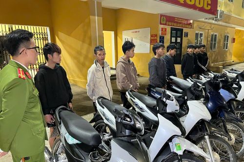 Bắt 2 nhóm thanh thiếu niên tụ tập trộm xe, sử dụng ma túy và đánh người