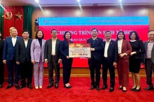 Thanh Trì: Hơn 300 triệu đồng hỗ trợ an sinh xã hội và tặng quà Tết