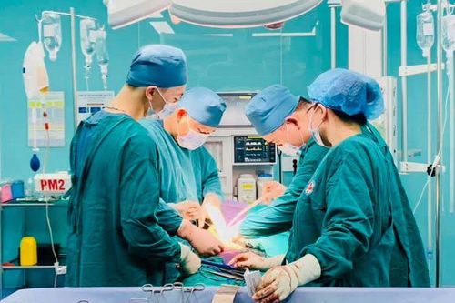 Báo động đỏ nội viện, bác sĩ tuyến huyện cứu nam thanh niên nguy kịch sau tai nạn