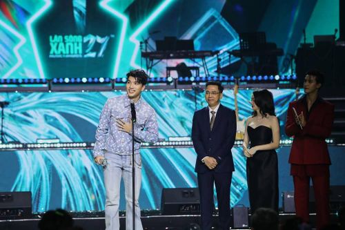 Hieuthuhai đoạt cú đúp giải thưởng Làn Sóng Xanh 2024