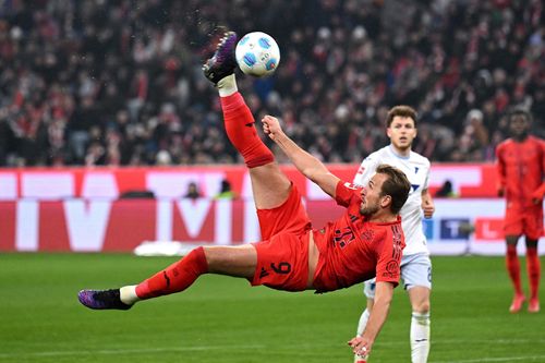 Kane tỏa sáng trong chiến thắng 5-0 của Bayern