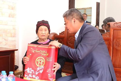 Phó Chủ tịch UBND TP Nguyễn Mạnh Quyền chúc Tết tại Chương Mỹ và Hà Đông