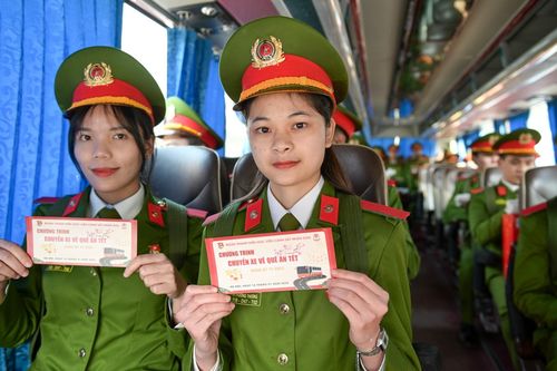 Chuyến xe miễn phí đưa học viên Học viện Cảnh sát nhân dân về quê đón Tết