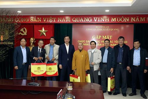Tuyên Quang gặp mặt chức sắc, chức việc các tôn giáo dịp Tết Nguyên đán Ất Tỵ 2025