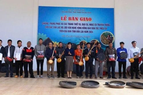 Đắk Lắk cấp chiêng, các nhạc cụ truyền thống cho các buôn đồng bào dân tộc thiểu số