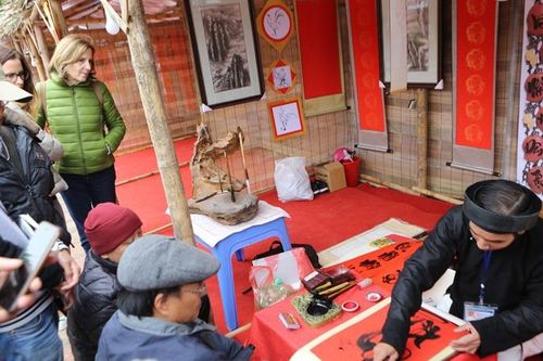 Tuyển lựa kỹ càng 'ông đồ' tại Hội chữ Xuân