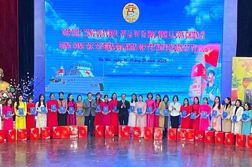 Gặp mặt nhà giáo, học sinh là vợ, con chiến sĩ công tác tại biên giới, hải đảo