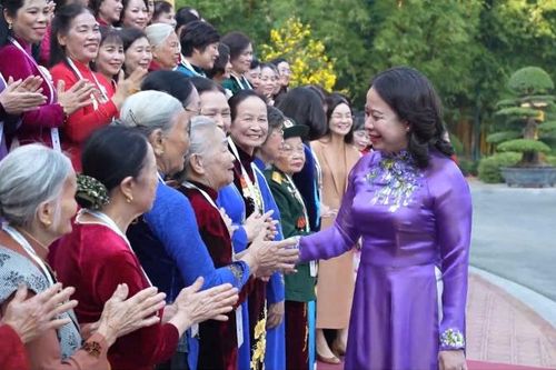 Phó Chủ tịch nước gặp mặt 95 nữ đảng viên tiêu biểu Thủ đô Hà Nội