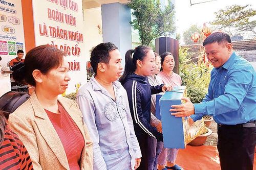 Tết nghĩa tình cho công nhân lao động thành phố