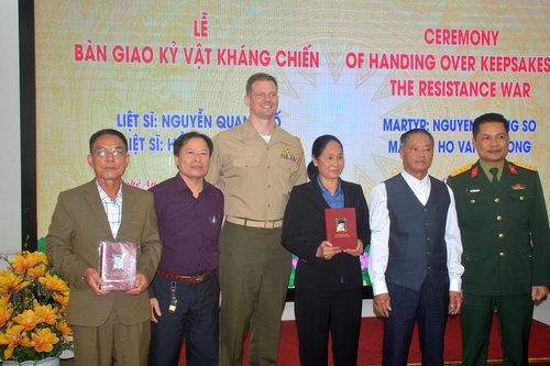 Kỷ vật trở về sau hơn nửa thế kỷ lưu lạc