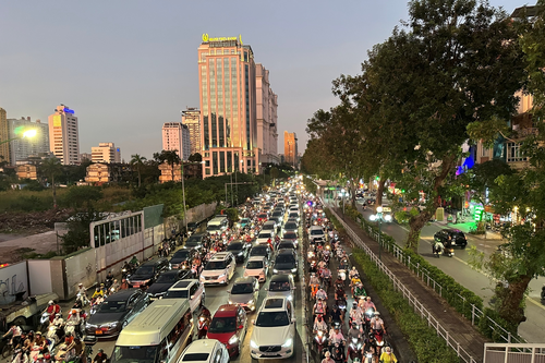Thiếu trạm dừng nghỉ trên đường cao tốc khiến lái xe vi phạm luật