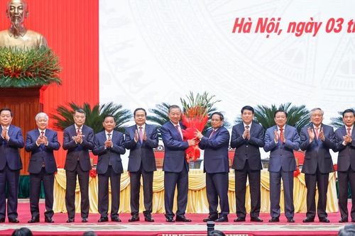 150 hiện vật tái hiện những mốc son lịch sử của Đảng Cộng sản Việt Nam