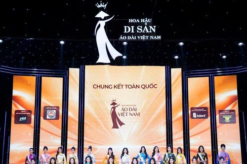 Tôn vinh di sản áo dài truyền thống