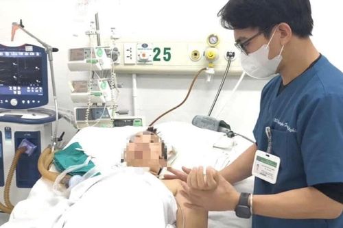 Liệt toàn thân sau mũi tiêm điều trị đau vai gáy