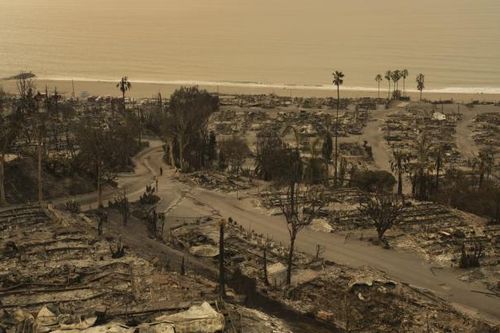Thảm họa cháy rừng Los Angeles làm lộ ra một 'vùng đất hoang' thông tin