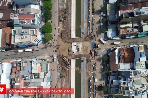 Một đoạn kênh Hàng Bàng TP.HCM khoác áo mới trước Tết Nguyên đán
