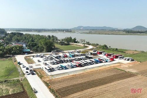 Chấm dứt tình trạng 'chặt chém' ở bãi đậu xe tự phát ở đền Chợ Củi