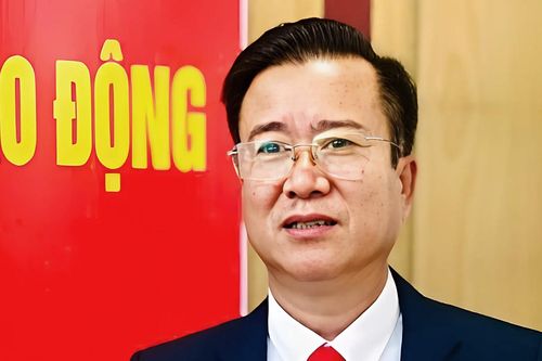 Nguyên trưởng ban tuyên giáo huyện xin nghỉ hưu sớm, có thể được nhận 2,5 tỷ