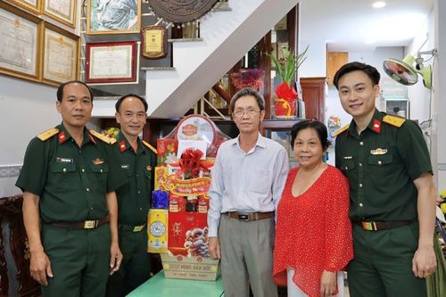 VKS Quân sự Khu vực 72 chúc Tết Lãnh đạo, nguyên Lãnh đạo ngành Kiểm sát quân sự