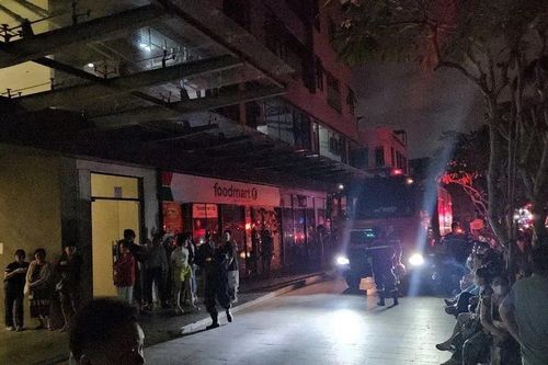 TP Hồ Chí Minh: Hàng trăm người tháo chạy khỏi chung cư Mizuki vì hỏa hoạn