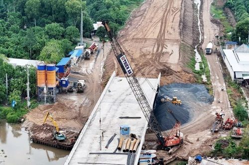 Khai thác hai mỏ cát phục vụ dự án đường bộ cao tốc Cao Lãnh-An Hữu