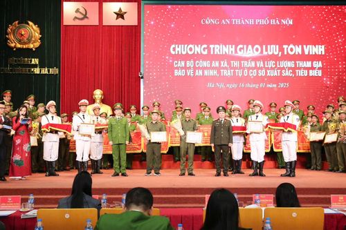 Tôn vinh Công an xã, lực lượng tham gia bảo vệ an ninh trật tự cơ sở tiêu biểu Thủ đô
