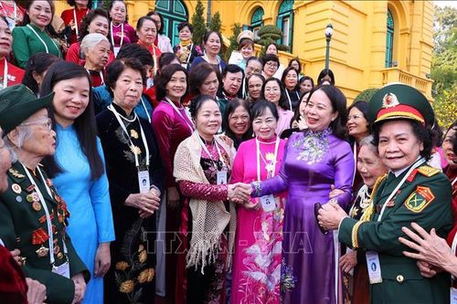 Phát huy trí tuệ và bản lĩnh phụ nữ Thủ đô trong giai đoạn phát triển mới