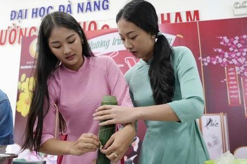 Hơn 200 sinh viên quốc tế thích thú trải nghiệm Tết Việt ở Đà Nẵng