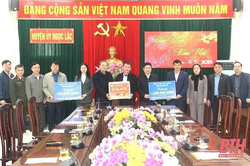 TP Thanh Hóa trao tặng huyện Ngọc Lặc 1 tỷ đồng xây dựng nhà ở cho hộ nghèo theo Chỉ thị 22
