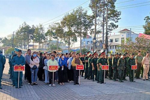 Đoàn kết quân - dân, ấm lòng nhân ái