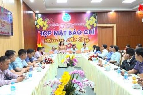 Phú Tân họp mặt báo chí mừng Đảng - mừng Xuân Ất Tỵ 2025