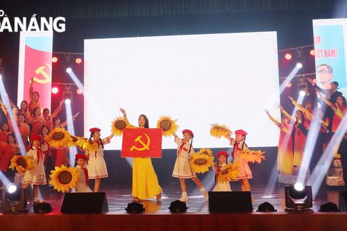 Đặc sắc hội diễn nghệ thuật quần chúng 'Sáng mãi niềm tin theo Đảng'