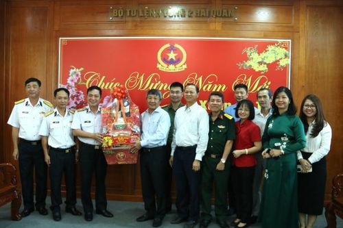 Lãnh đạo tỉnh thăm, chúc Tết cán bộ, chiến sĩ Vùng 2 Hải quân và Vùng Cảnh sát biển 3