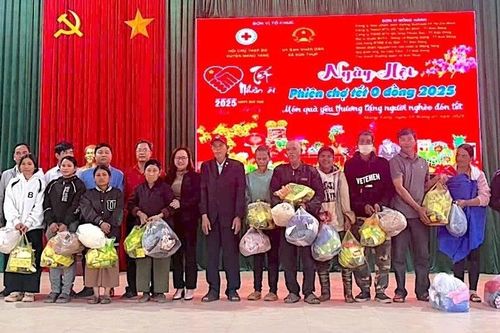 Mang Yang: 'Phiên chợ Tết 0 đồng' cho 250 hộ nghèo, khó khăn tại Kon Thụp