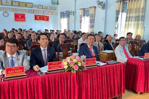 Phó Bí thư Tỉnh ủy Nguyễn Ngọc Lương dự Đại hội Đảng bộ xã Ia Nhin