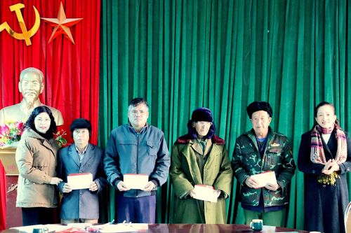 Thăm, tặng quà xã Dào San, Đồn Biên phòng Dào San và các gia đình chính sách, người có công tại xã Dào San