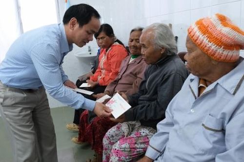 Phó Chủ tịch HĐND tỉnh Lâm Đồng Đa Cát Vinh thăm, chúc Tết tại huyện Di Linh