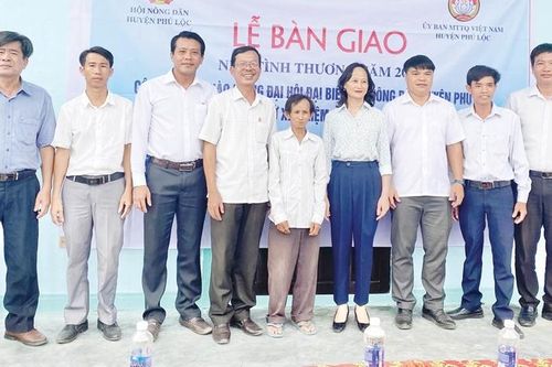 Xóa nhà tạm, giúp hội viên thoát nghèo bền vững