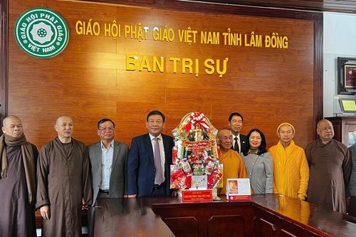 Lâm Đồng: Lãnh đạo tỉnh thăm, chúc Tết đến Ban Trị sự Phật giáo tỉnh