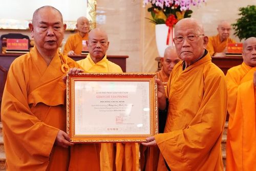 GHPGVN TP.HCM trao Giáo chỉ tấn phong giáo phẩm của Đức Pháp chủ và những Phật sự khác