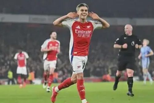 Arsenal vươn lên vị trí thứ 2 tại Ngoại hạng Anh