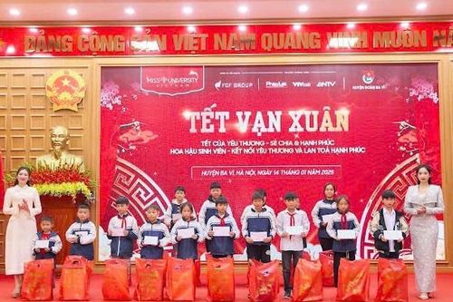 Mang xuân ấm áp đến với trẻ em huyện Ba Vì
