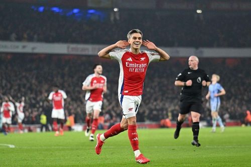 Arsenal ngược dòng đánh bại Tottenham