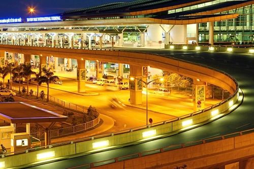 Kỷ lục hơn 6.100 chuyến bay, 900.000 khách đổ về Tân Sơn Nhất dịp Tết Ất Tỵ