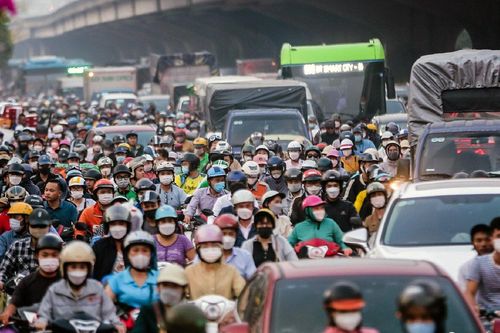 Lưu lượng xe trên nhiều tuyến đường Hà Nội vượt 6-8 lần thiết kế