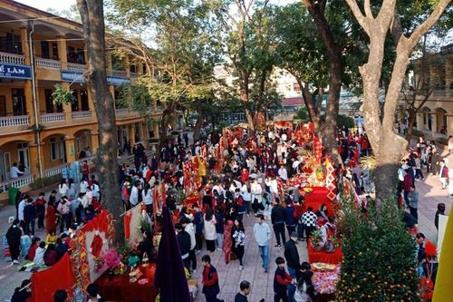 Học sinh Hà Nội háo hức đón Tết truyền thống tại trường học